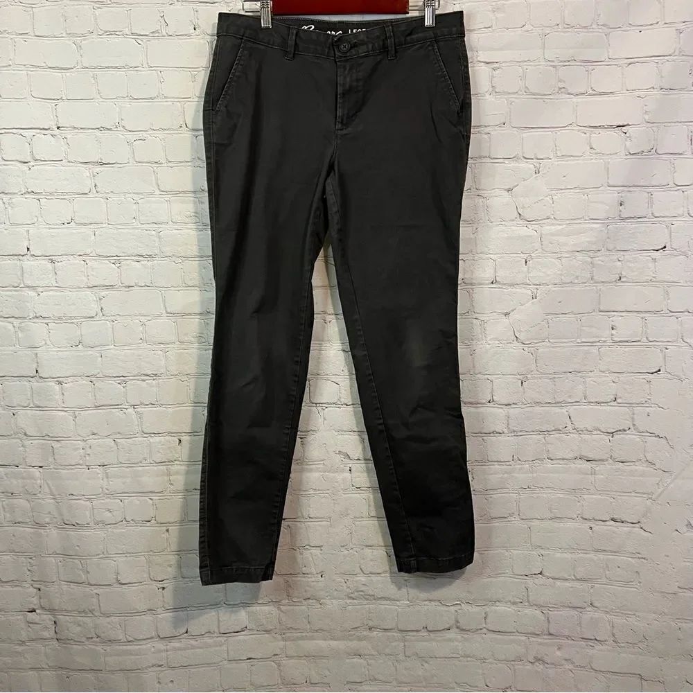 Eddie Bauer Legendwash Boyfriend slim pants size 6 grey